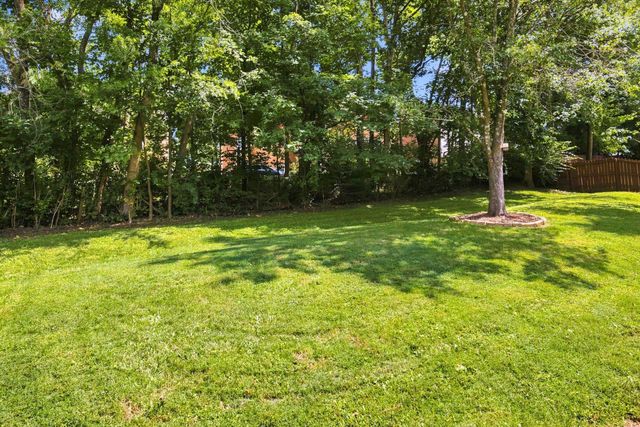 8009 Montcastle Dr, Nashville, TN 37221