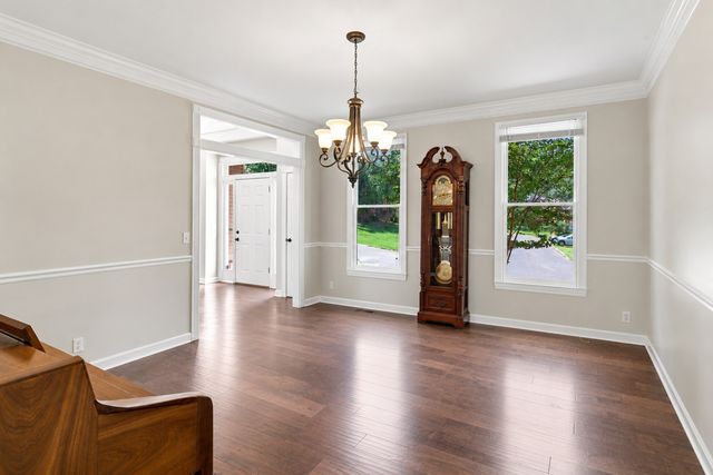 8009 Montcastle Dr, Nashville, TN 37221