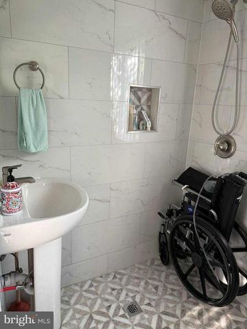 11 HILLCROFT WAY, Newtown, PA 18940