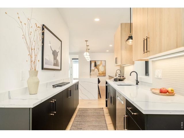 2485 Oak St, Denver, CO 80212