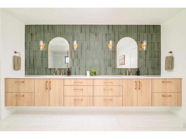 2485 Oak St, Denver, CO 80212