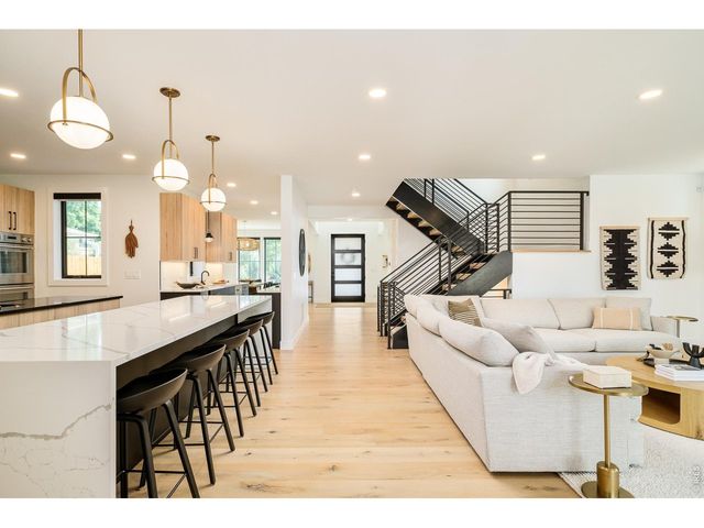 2485 Oak St, Denver, CO 80212