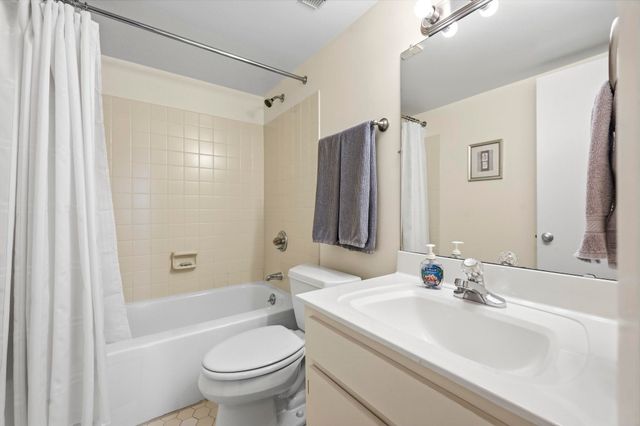 400 20th Ave N Apt 1205, Myrtle Beach, SC 29577