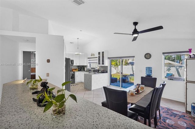1975 NW 191st Ave, Pembroke Pines, FL 33029
