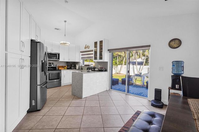 1975 NW 191st Ave, Pembroke Pines, FL 33029