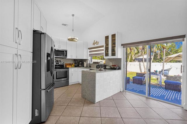 1975 NW 191st Ave, Pembroke Pines, FL 33029