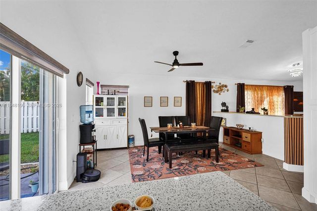 1975 NW 191st Ave, Pembroke Pines, FL 33029