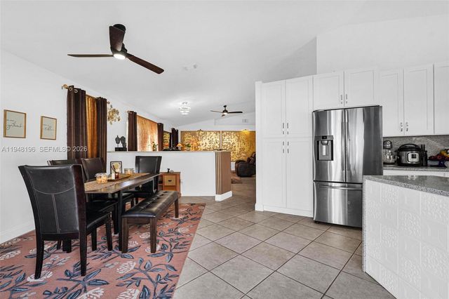 1975 NW 191st Ave, Pembroke Pines, FL 33029
