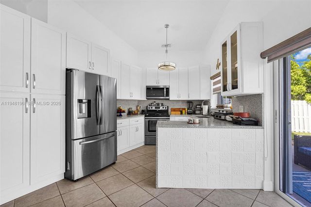 1975 NW 191st Ave, Pembroke Pines, FL 33029