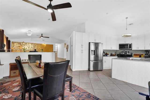 1975 NW 191st Ave, Pembroke Pines, FL 33029