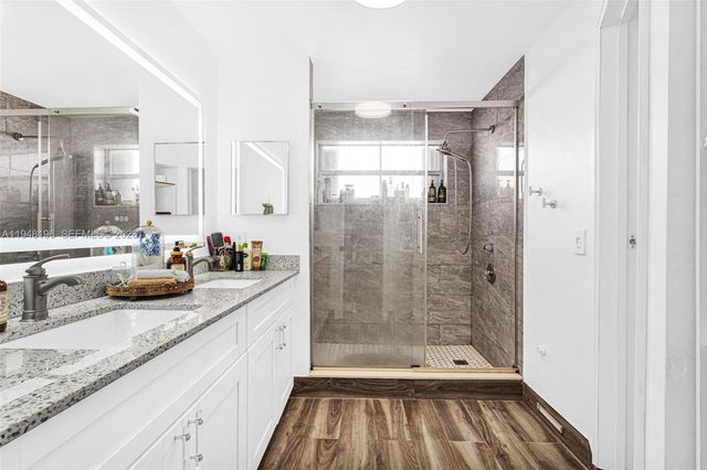 1975 NW 191st Ave, Pembroke Pines, FL 33029