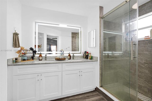 1975 NW 191st Ave, Pembroke Pines, FL 33029