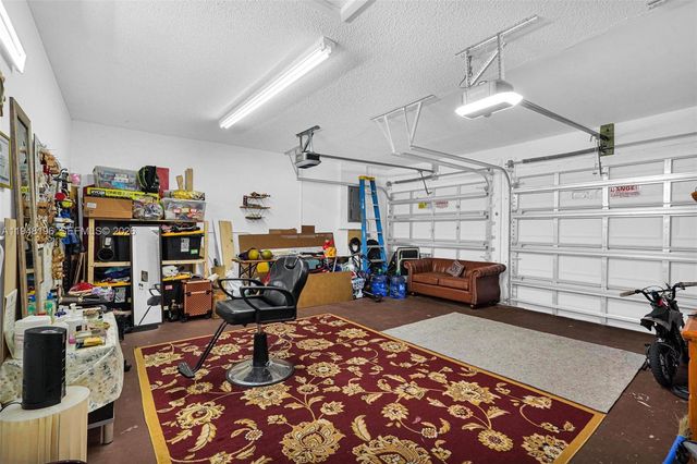 1975 NW 191st Ave, Pembroke Pines, FL 33029
