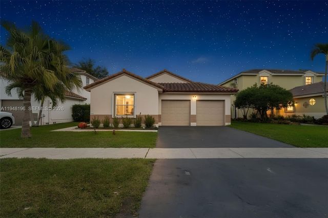 1975 NW 191st Ave, Pembroke Pines, FL 33029