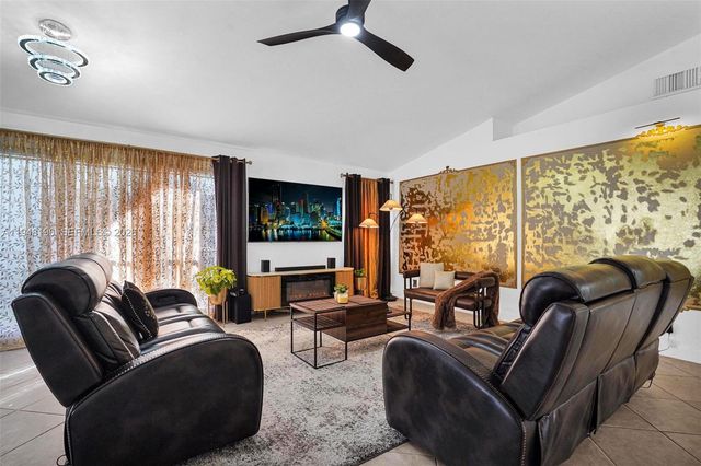 1975 NW 191st Ave, Pembroke Pines, FL 33029