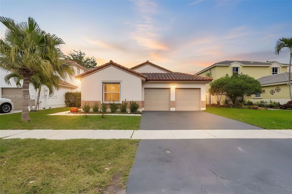 1975 NW 191st Ave, Pembroke Pines, FL 33029