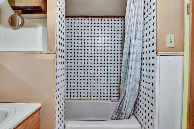 2819 E 23rd Street, Oakland, CA 94601