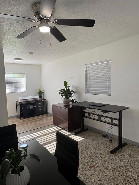 Image 14 of property listing at 342 CAMPUS VIEW DRIVE, Orlando, FL 32810