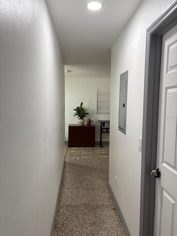 Image 20 of property listing at 342 CAMPUS VIEW DRIVE, Orlando, FL 32810