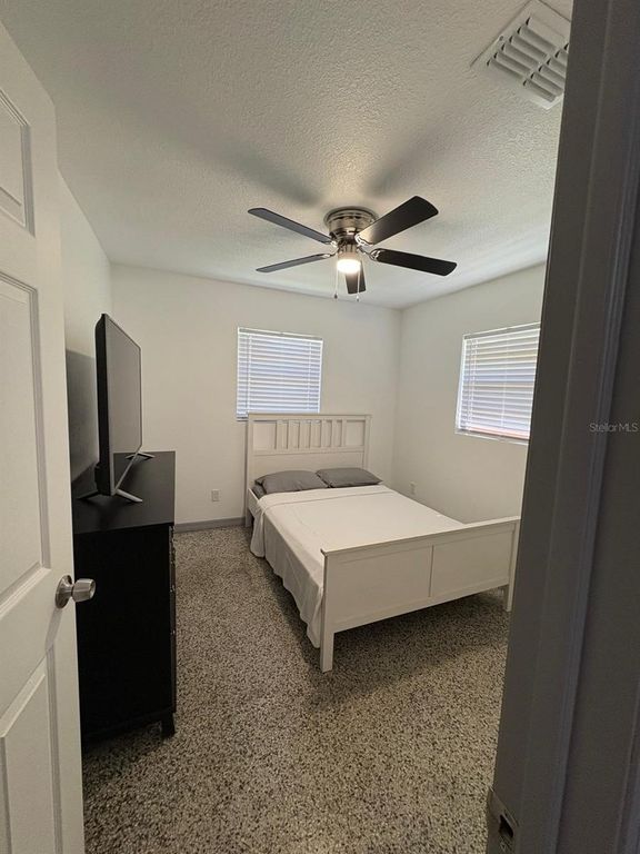 Image 27 of property listing at 342 CAMPUS VIEW DRIVE, Orlando, FL 32810