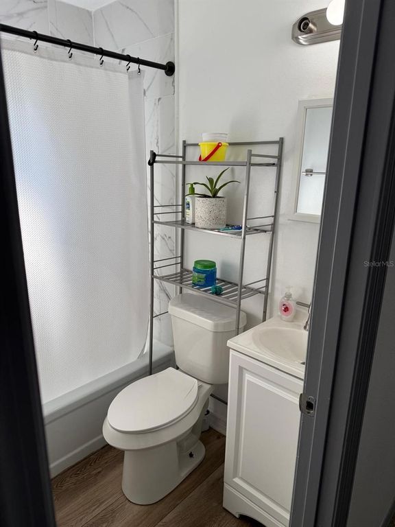 Image 30 of property listing at 342 CAMPUS VIEW DRIVE, Orlando, FL 32810