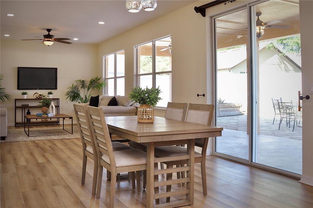 Image 12 of property listing at 25012 CHIPSHOT COURT, Sorrento, FL 32776