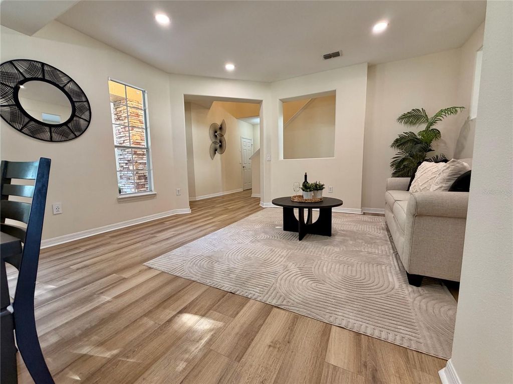 Image 20 of property listing at 25012 CHIPSHOT COURT, Sorrento, FL 32776