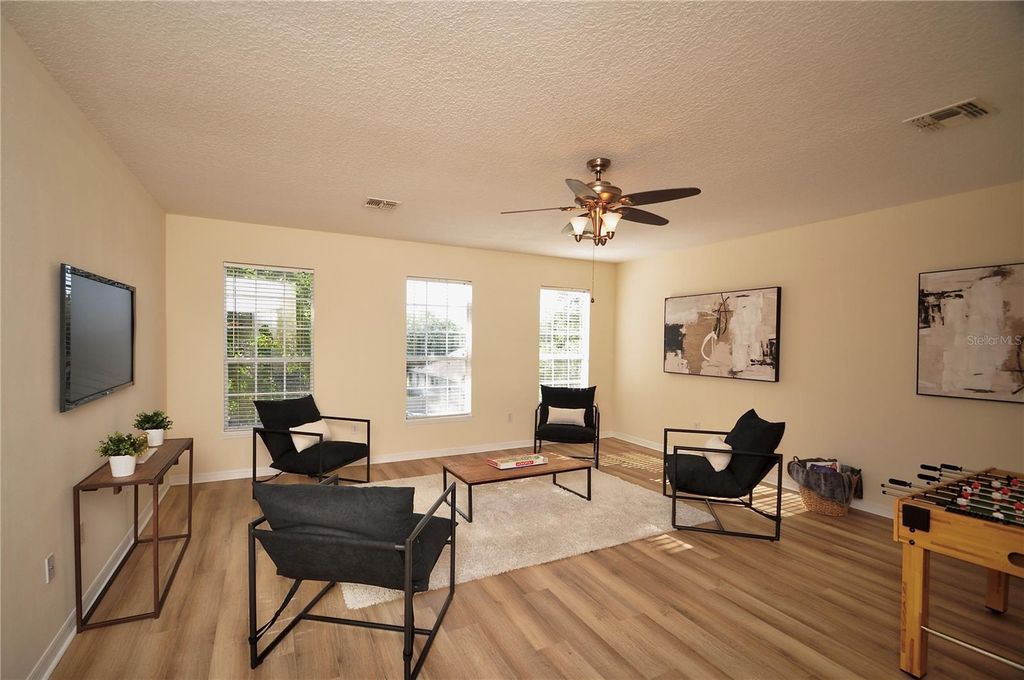 Image 30 of property listing at 25012 CHIPSHOT COURT, Sorrento, FL 32776