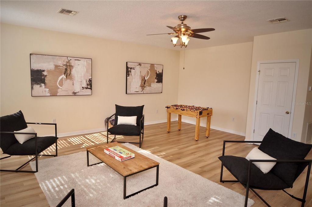 Image 31 of property listing at 25012 CHIPSHOT COURT, Sorrento, FL 32776