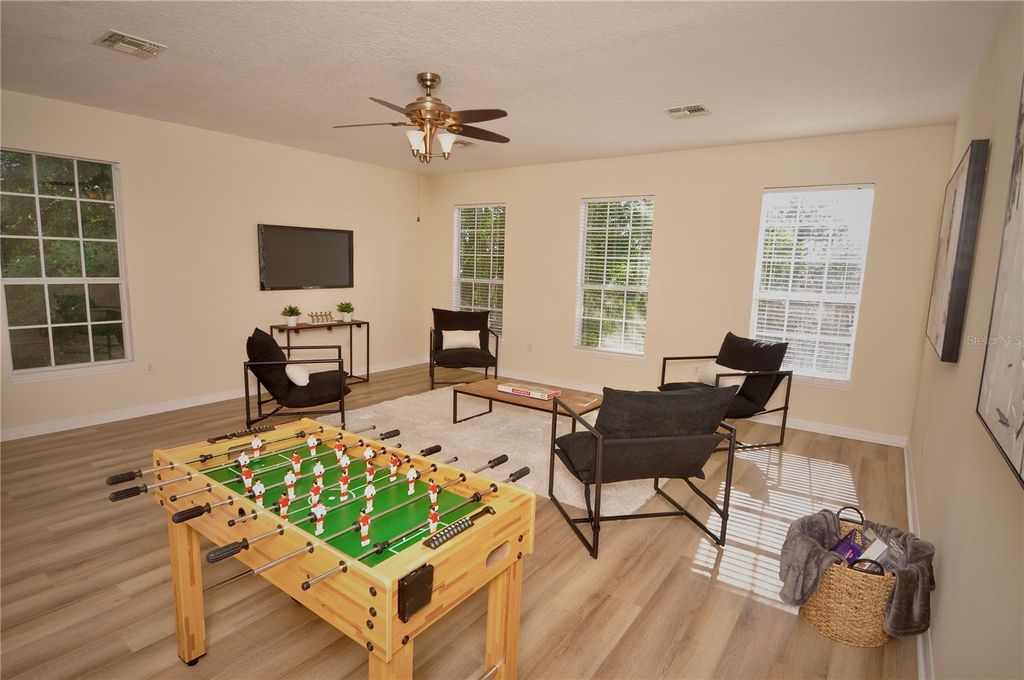 Image 5 of property listing at 25012 CHIPSHOT COURT, Sorrento, FL 32776