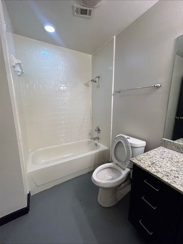 2007 S Ervay Street 2005-104, Dallas, TX 75215