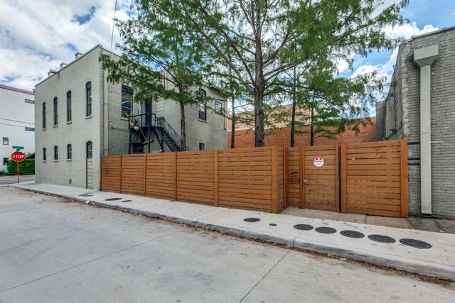 2007 S Ervay Street 2005-104, Dallas, TX 75215