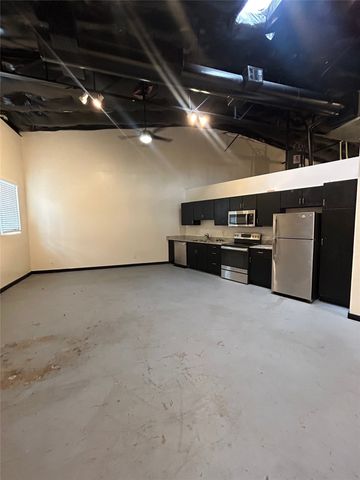 2007 S Ervay Street 2005-104, Dallas, TX 75215