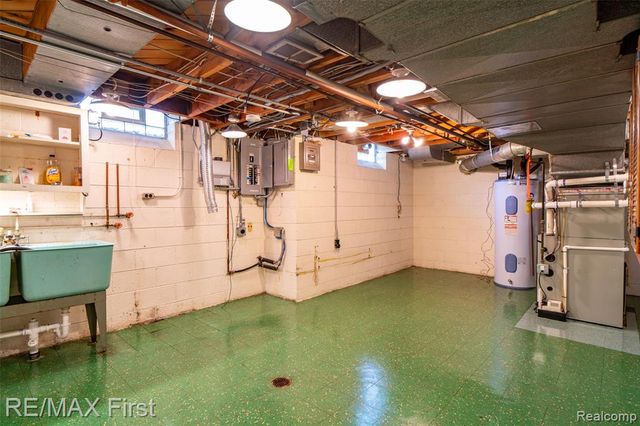 8636 Kidley Drive, Sterling Heights, MI 48314