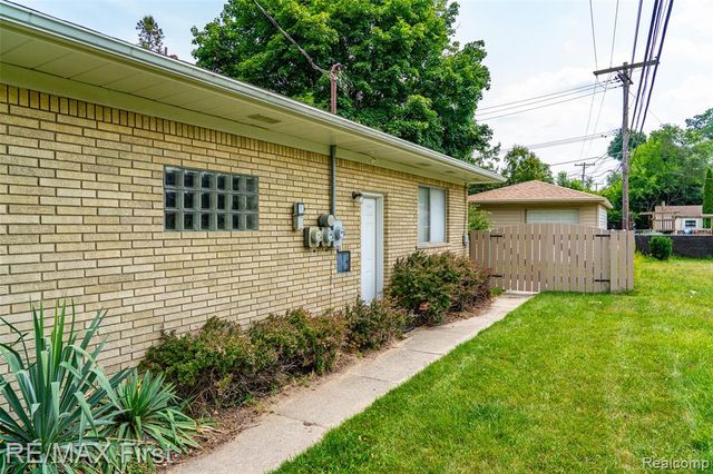 8636 Kidley Drive, Sterling Heights, MI 48314