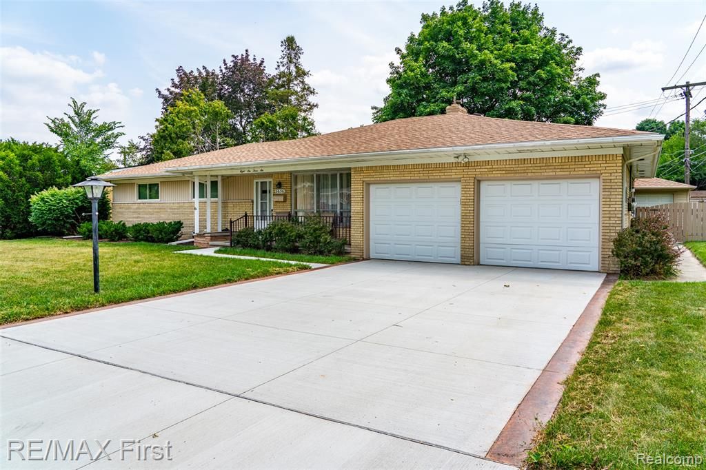8636 Kidley Drive, Sterling Heights, MI 48314