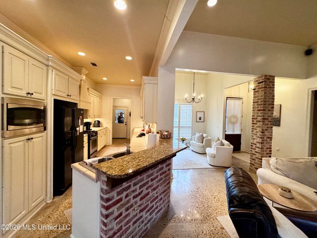 148 W Pinebrook Drive, Brandon, MS 39047