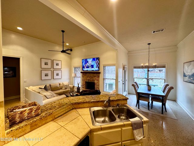 148 W Pinebrook Drive, Brandon, MS 39047