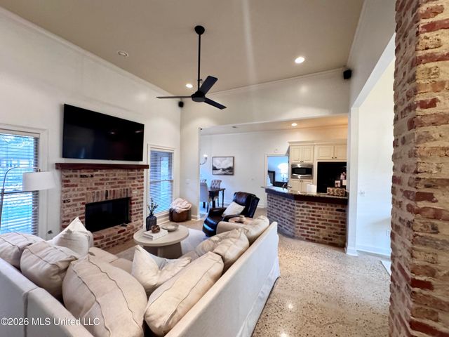 148 W Pinebrook Drive, Brandon, MS 39047