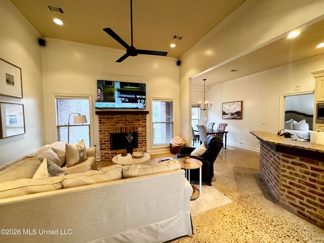 148 W Pinebrook Drive, Brandon, MS 39047