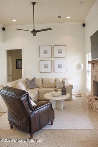 148 W Pinebrook Drive, Brandon, MS 39047