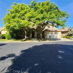 4479 N Emerald Peak Drive, Clovis, CA 93619