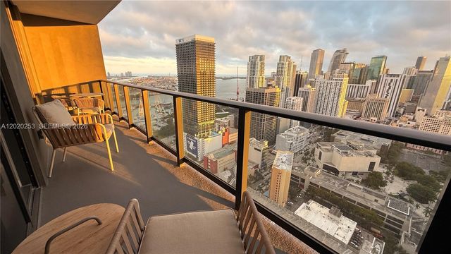 601 NE 1ST AVE 3807, Miami, FL 33132