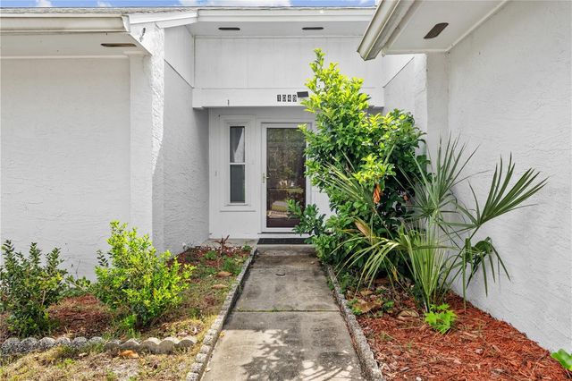 1049 NEELY STREET, Oviedo, FL 32765