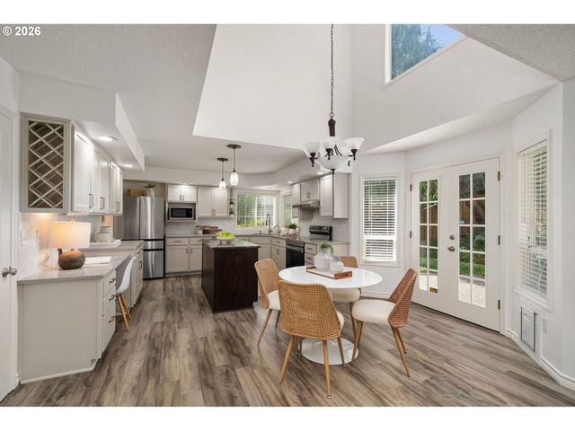 6475 Sw ARRANMORE Ct, Portland, OR 97223