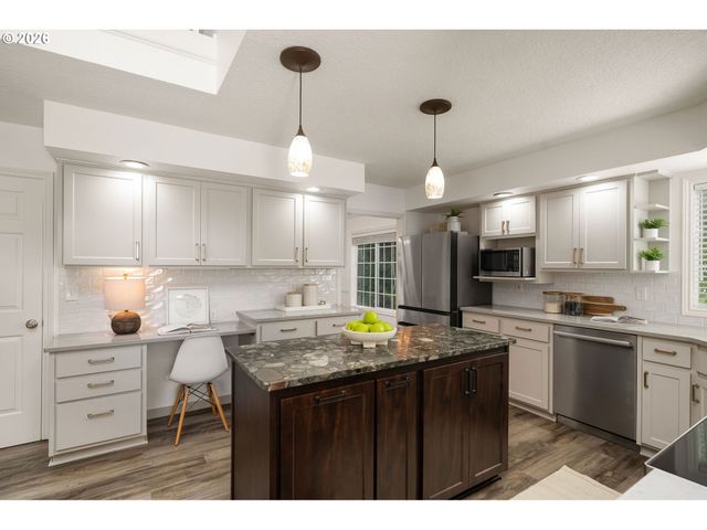 6475 Sw ARRANMORE Ct, Portland, OR 97223