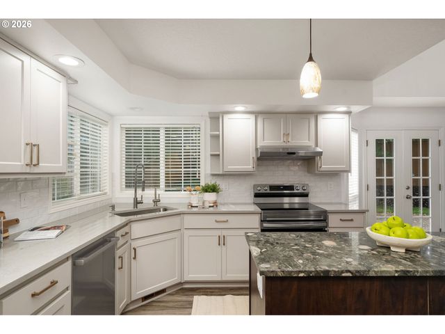 6475 Sw ARRANMORE Ct, Portland, OR 97223