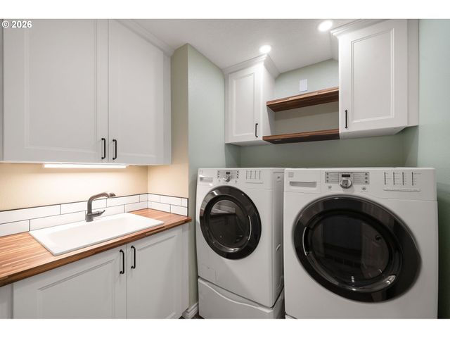 6475 Sw ARRANMORE Ct, Portland, OR 97223