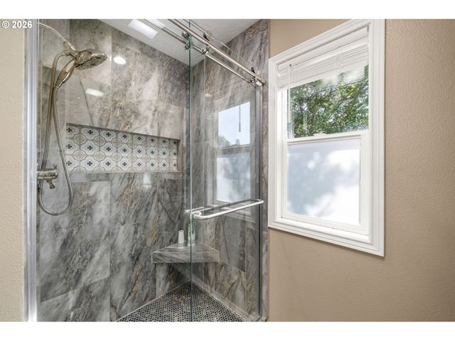 6475 Sw ARRANMORE Ct, Portland, OR 97223
