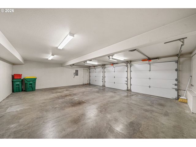 6475 Sw ARRANMORE Ct, Portland, OR 97223